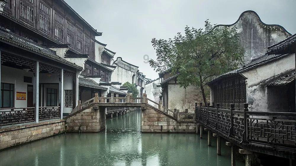 汉港控股(01663.HK)获主席及主要股东汪林冰增持合共99万股